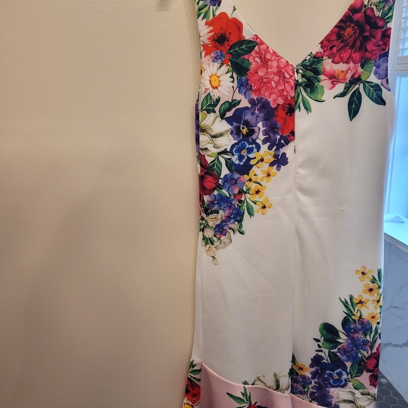 VENUS - Picture 5 of 8